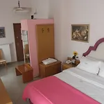 公寓式酒店 Irida 4*