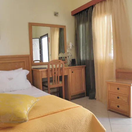 Irida Aparthotel 3*