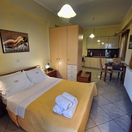 Irida Aparthotel 3*