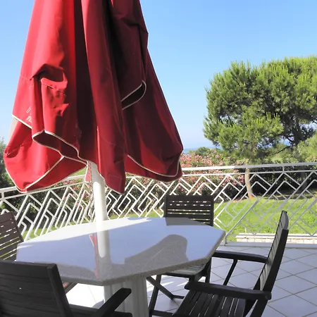 Irida Apart Otel Kyparissia