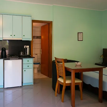Irida Aparthotel Kyparissia