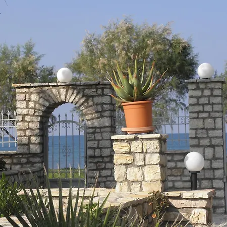 Apart Otel Irida Kyparissia