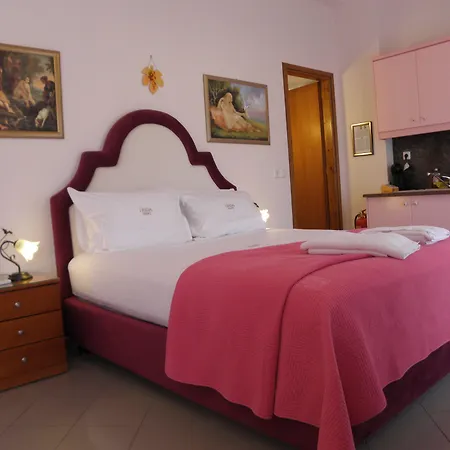 Apart Otel Irida Kyparissia