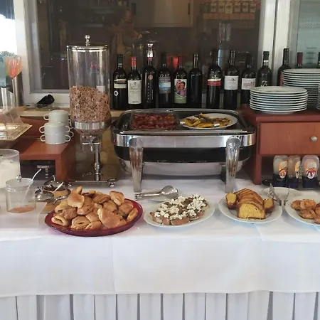 Irida Aparthotel 4*