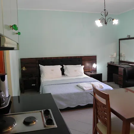 Irida Aparthotel 3*