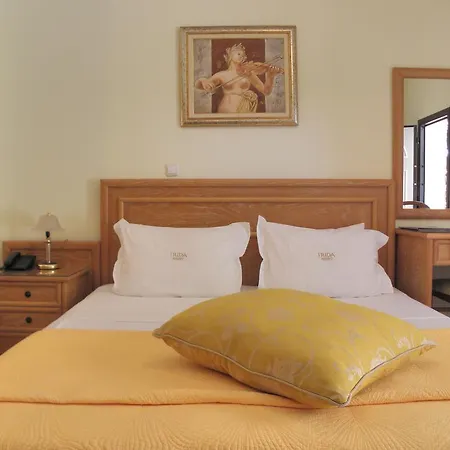 Irida Aparthotel